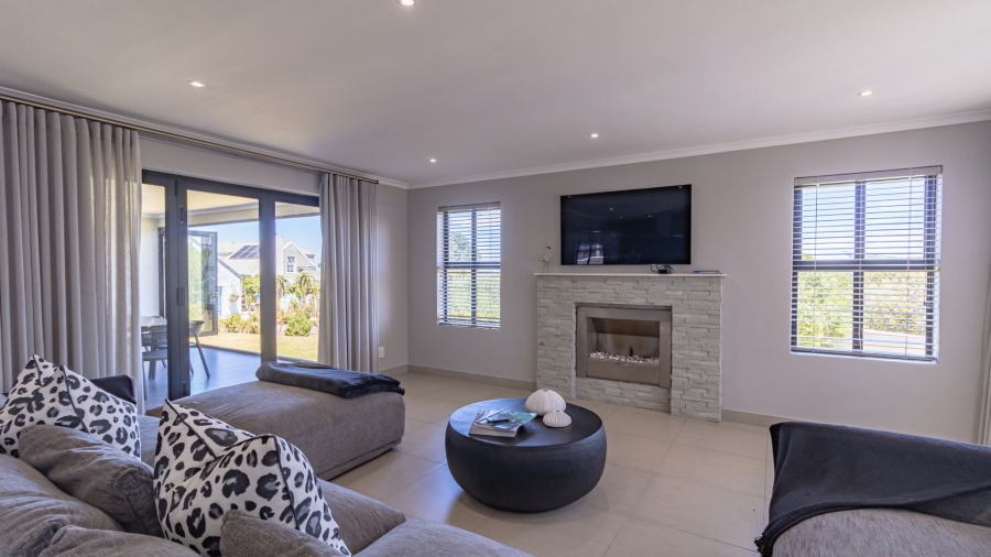 4 Bedroom Property for Sale in Grotto Bay Western Cape